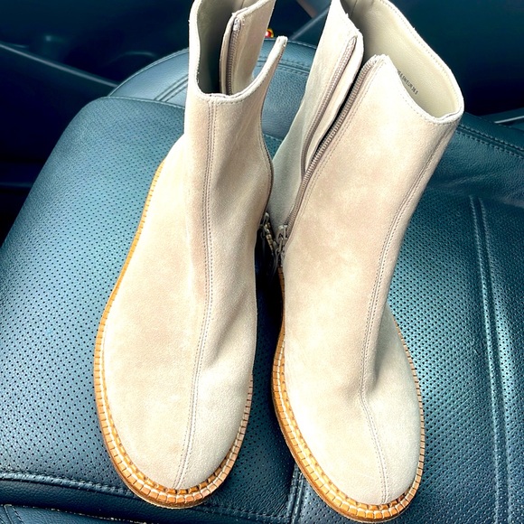 VINCE beautiful boots size 6.5 very confortable - Picture 2 of 5